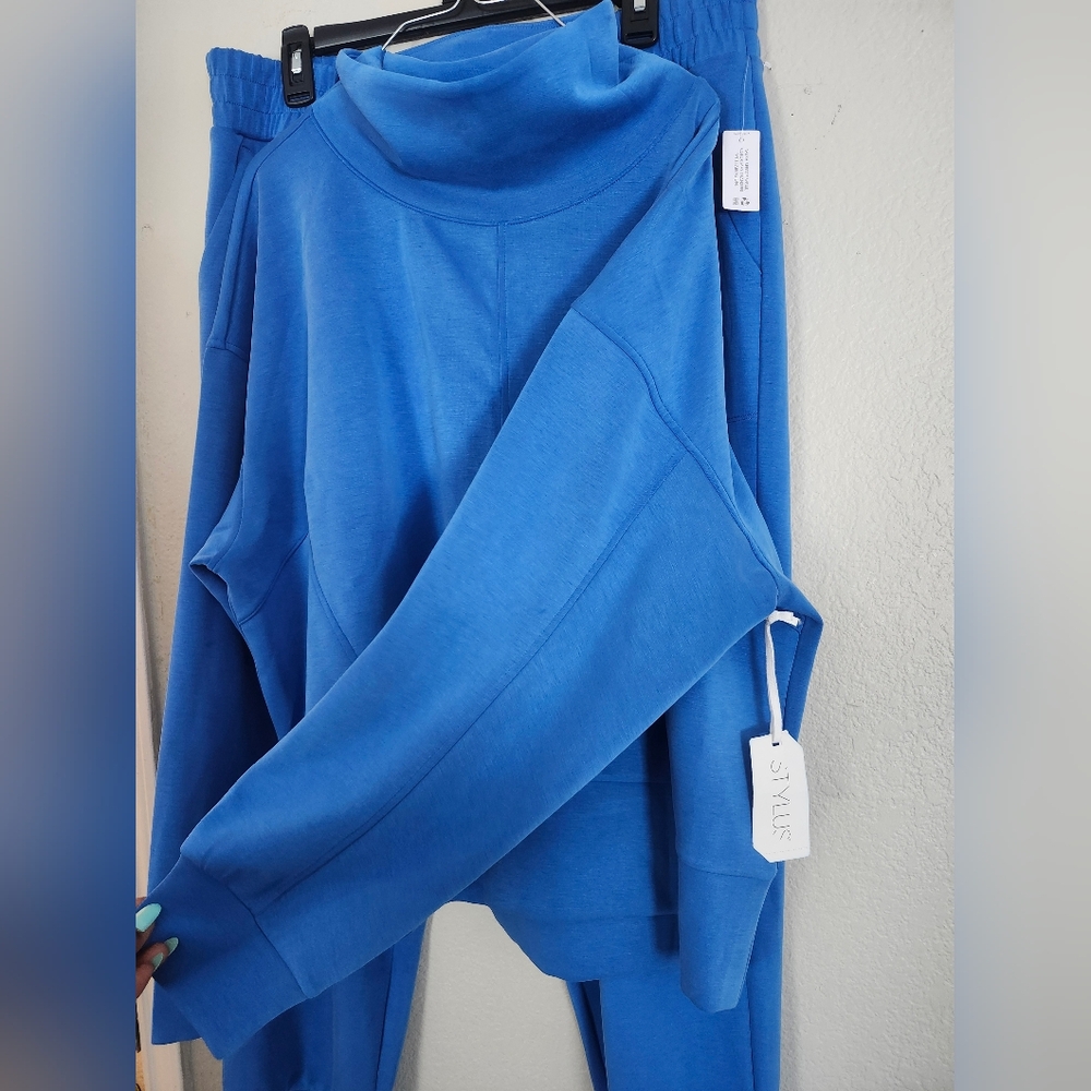 STYLUS Vibrant Blue Joggers Set